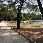 With A Parking Space - 7378 Rovinj